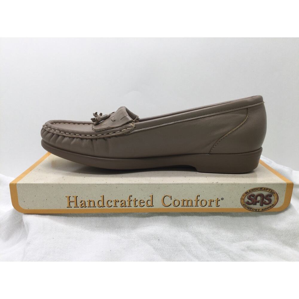 SAS Beige Slip On Moccasin Loafer Womens 7N Comfort shoes New
